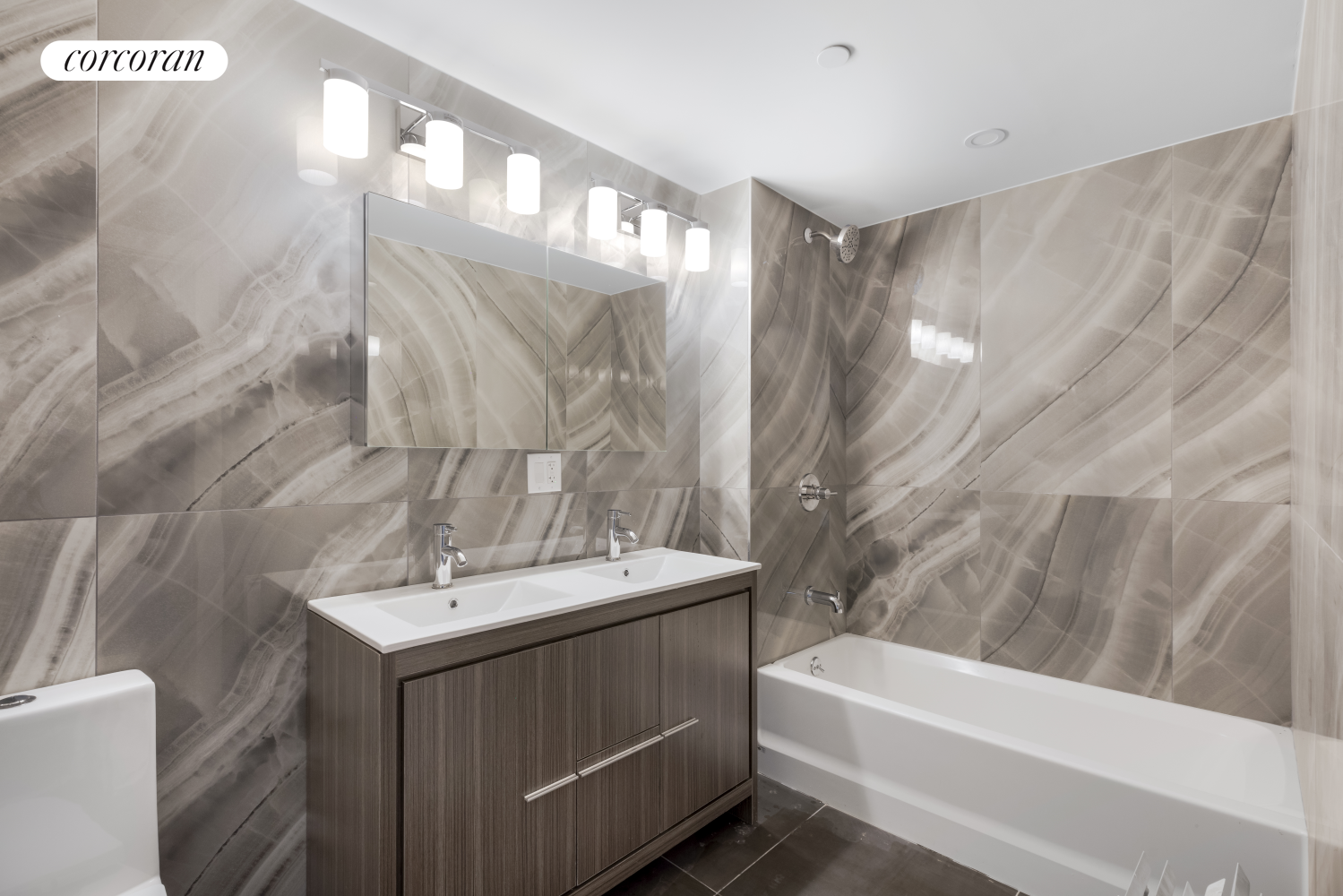 #1 photo, 83-15 PARSONS Boulevard, 皇后区 牙买加 Jamaica Hills , NY 11432