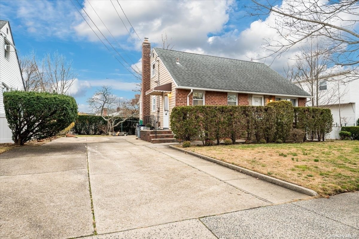 #1 photo, 258 Meyer Avenue, 长岛 Valley Stream , NY 11580