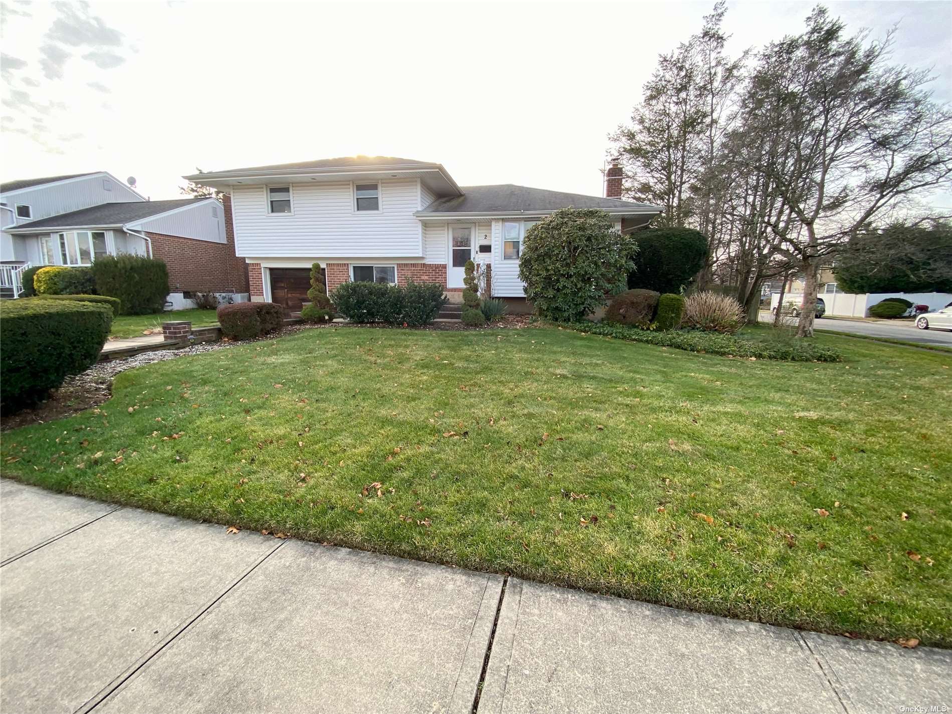 #1 photo, 2 Bradley Street, 长岛 Plainview , NY 11803