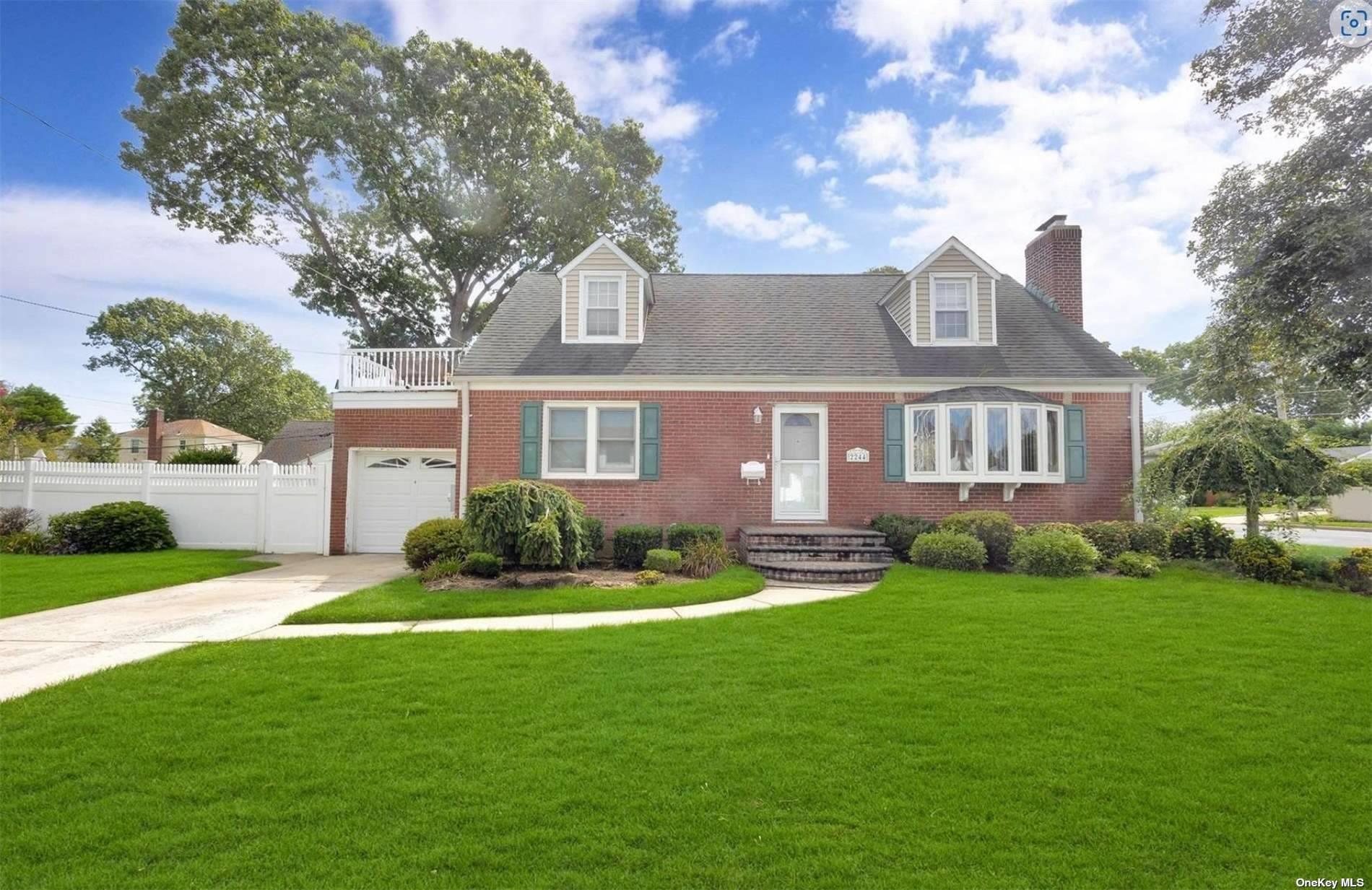 #1 photo, 2244 1st Street, ナッソー郡 East Meadow , NY 11554