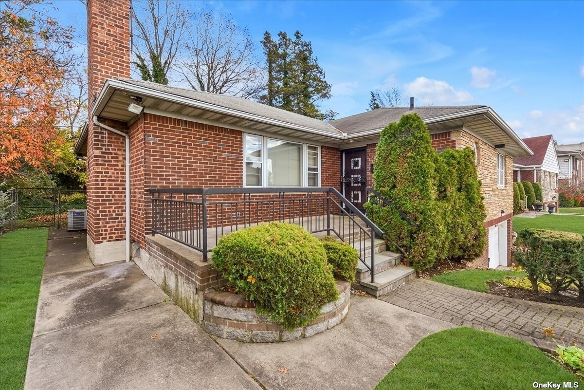 #1 photo, 72-21 Park Drive East Drive, 皇后区 秋园 Kew Garden Hills , NY 11367