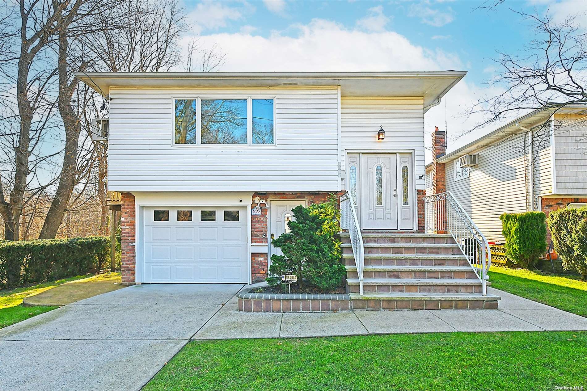 #1 photo, 4072 Remsen Street, ナッソー郡 Seaford , NY 11783