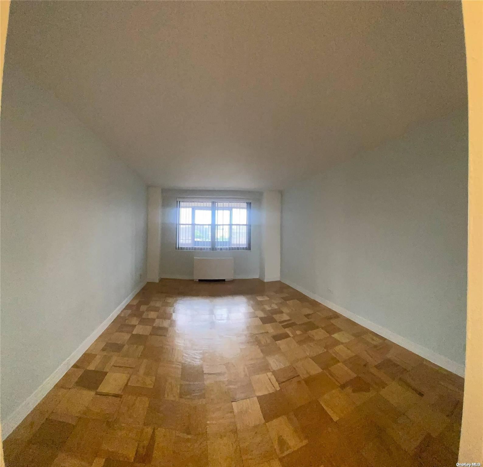 #5 photo, 61-20 Grand Central Parkway, クイーンズ区 Forest Hills , NY 11375