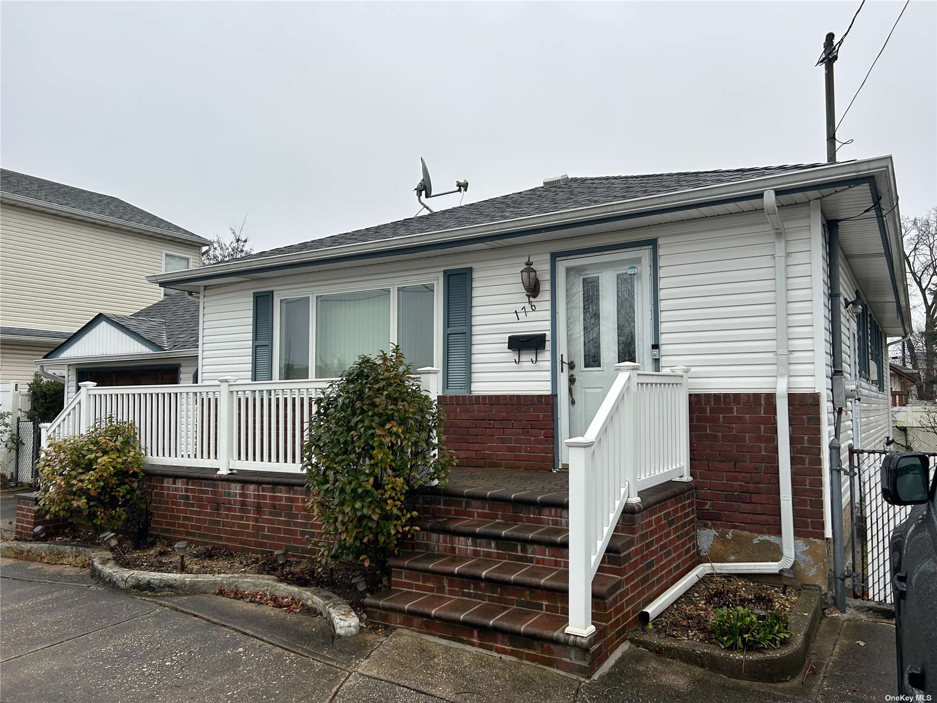 #1 photo, 176 Jerusalem Avenue, Massapequa , NY 11758