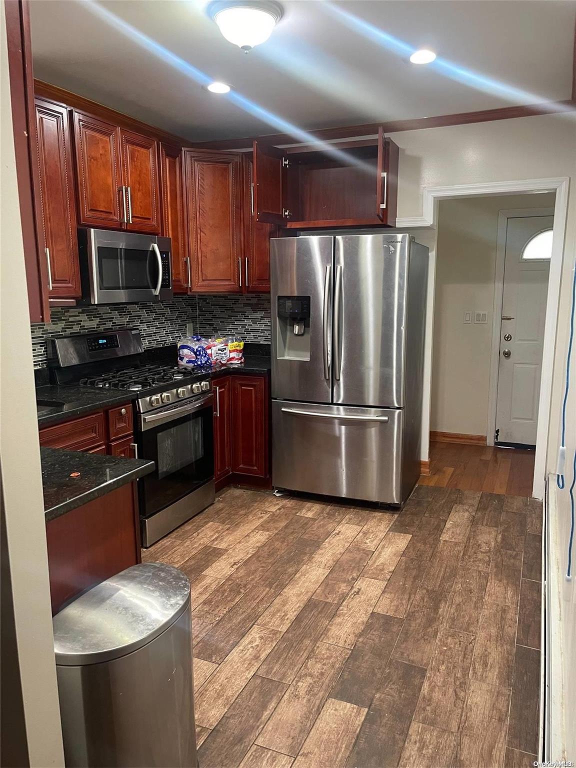 #5 photo, 91-03 212th Street, クイーンズ区 Queens Village , NY 11428