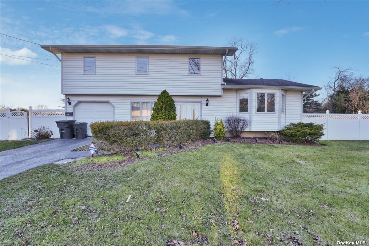 #1 photo, 36 Brown Boulevard, Wheatley Heights , NY 11798