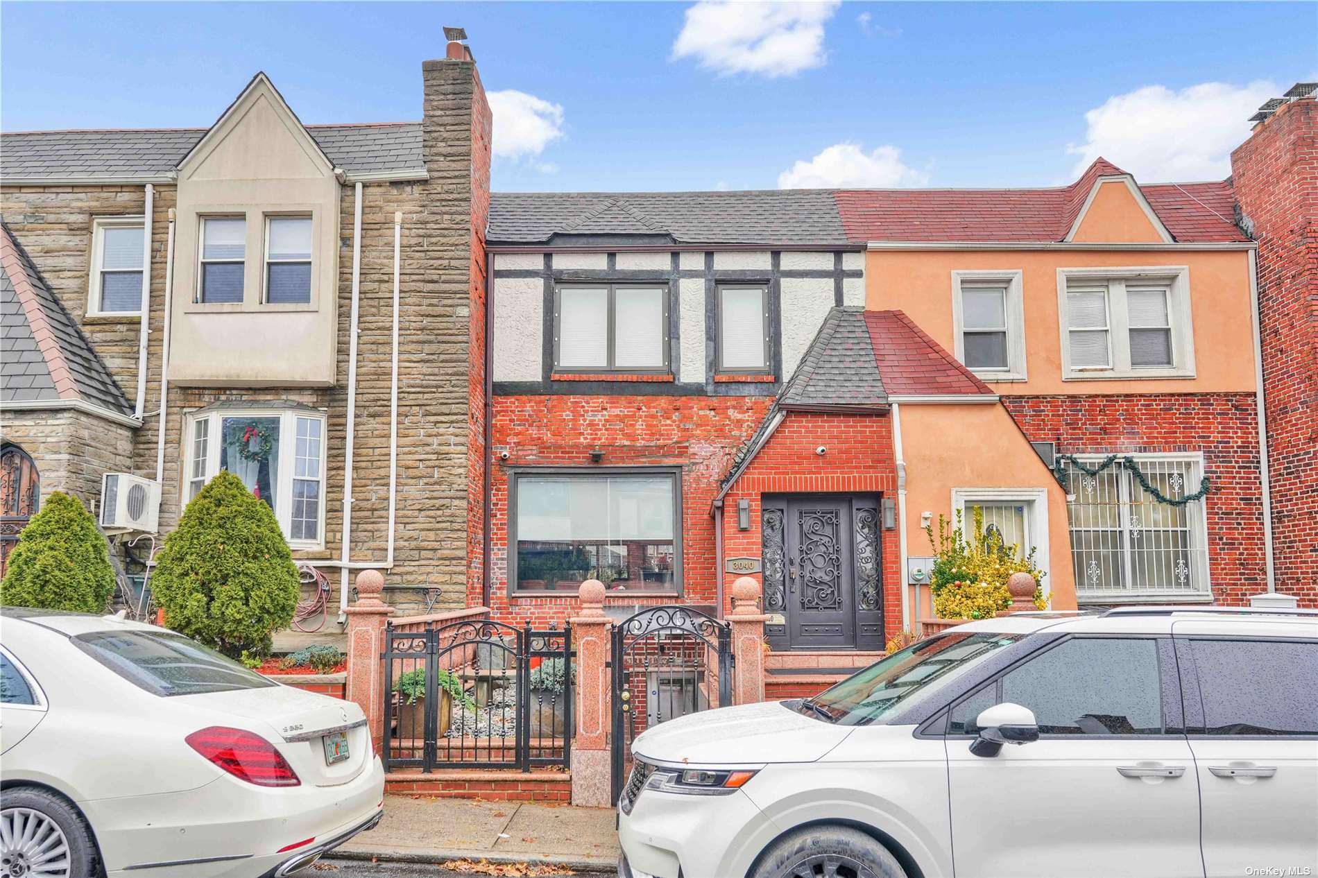 #1 photo, 30-40 88th Street, एल्महर्स्ट East Elmhurst , NY 11369