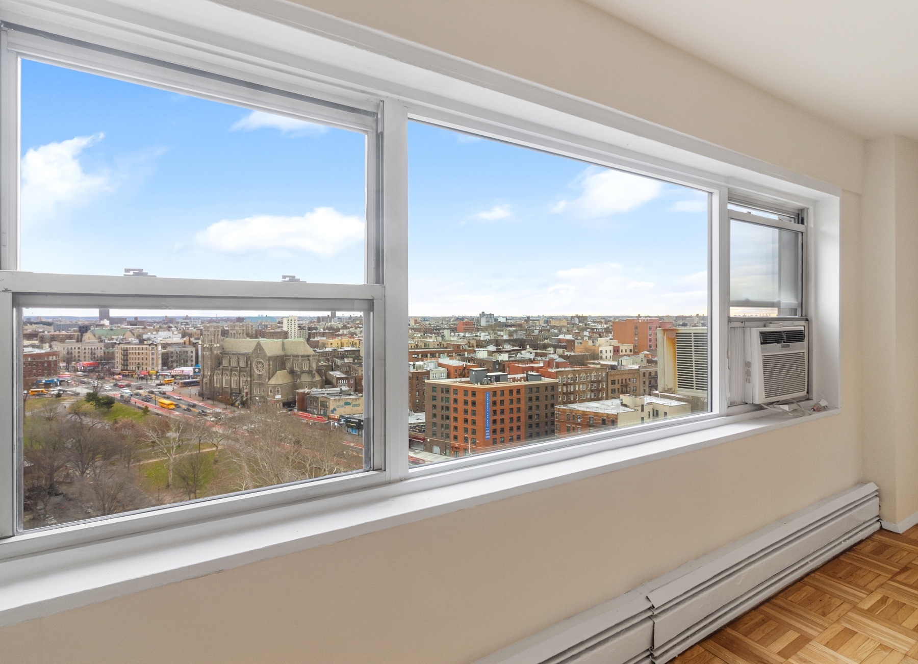 #3 photo, 1 Fordham Hill Oval, ブロンクス区 University Heights , NY 10468