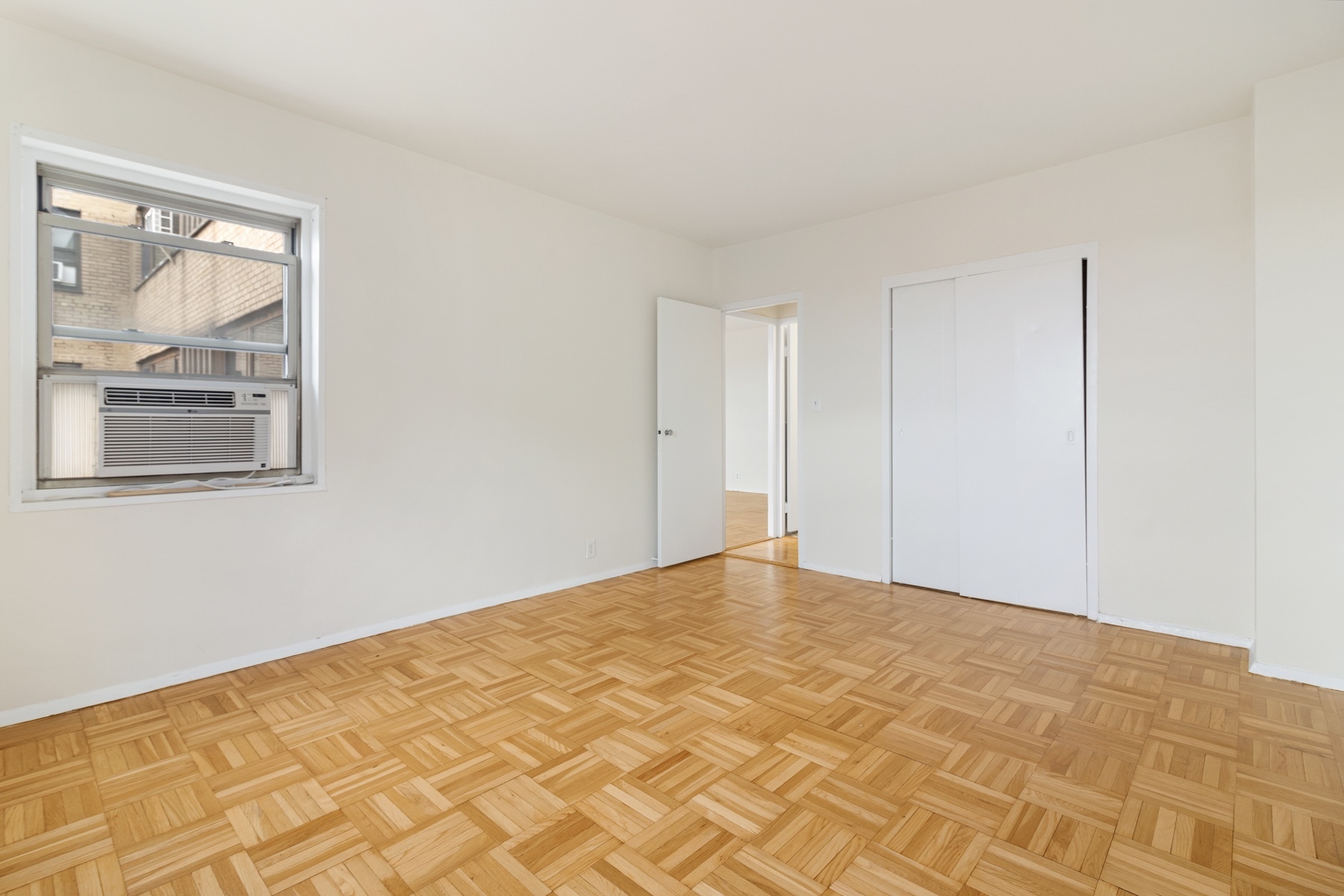 #7 photo, 1 Fordham Hill Oval, ブロンクス区 University Heights , NY 10468