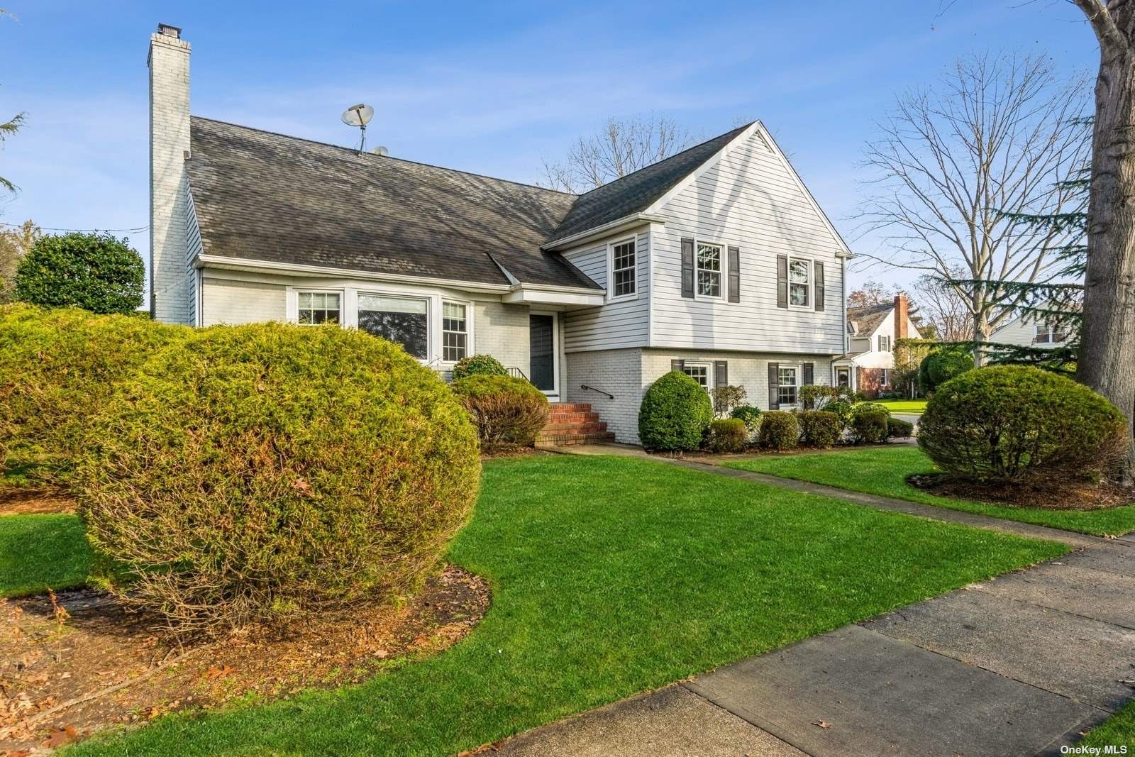 #1 photo, 135 Cambridge Avenue, Garden City , NY 11530