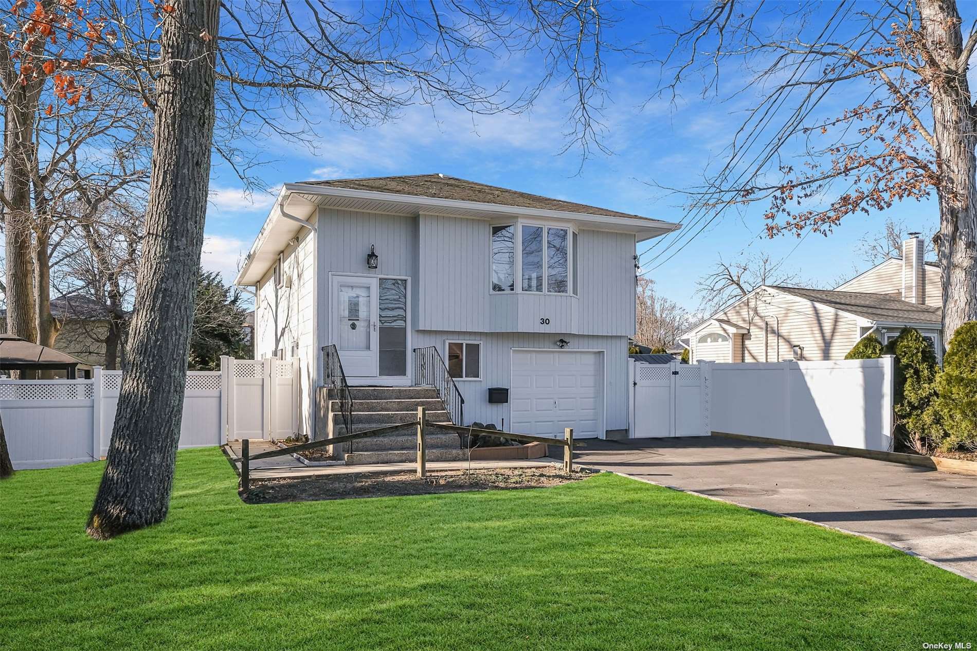 #1 photo, 30 Princeton Avenue, サフォーク郡 Smithtown , NY 11787