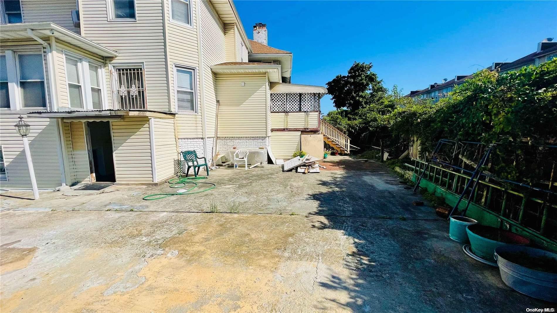 #13 photo, 13-58 Chandler Street, كوينز Far Rockaway , NY 11691