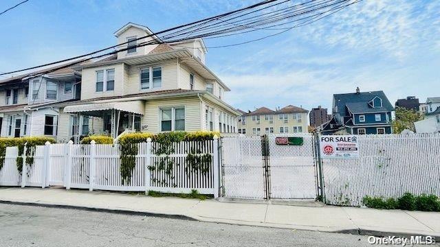 #15 photo, 13-58 Chandler Street, كوينز Far Rockaway , NY 11691