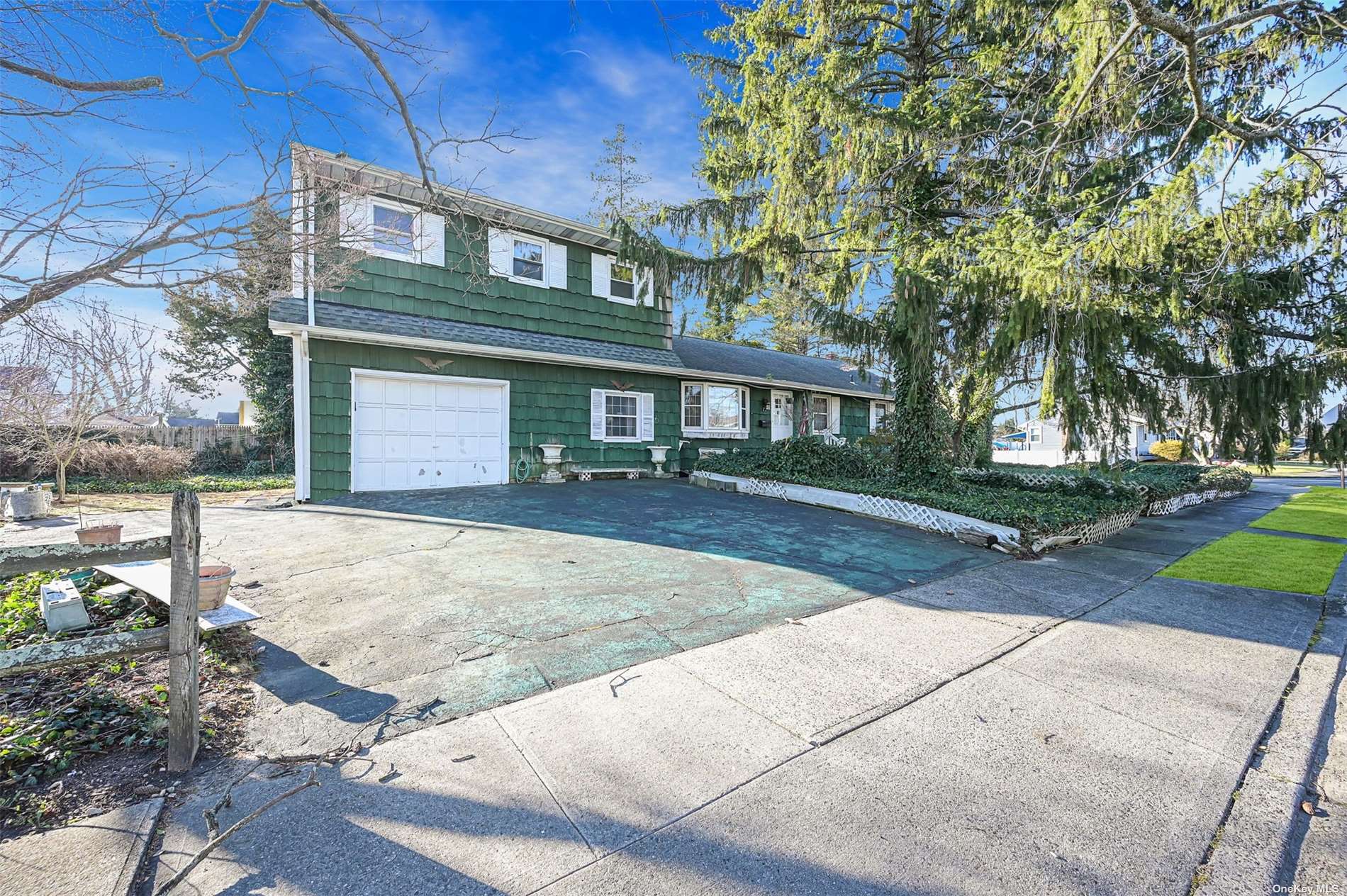 #1 photo, 22 Bruce Lane, ناسو Farmingdale , NY 11735