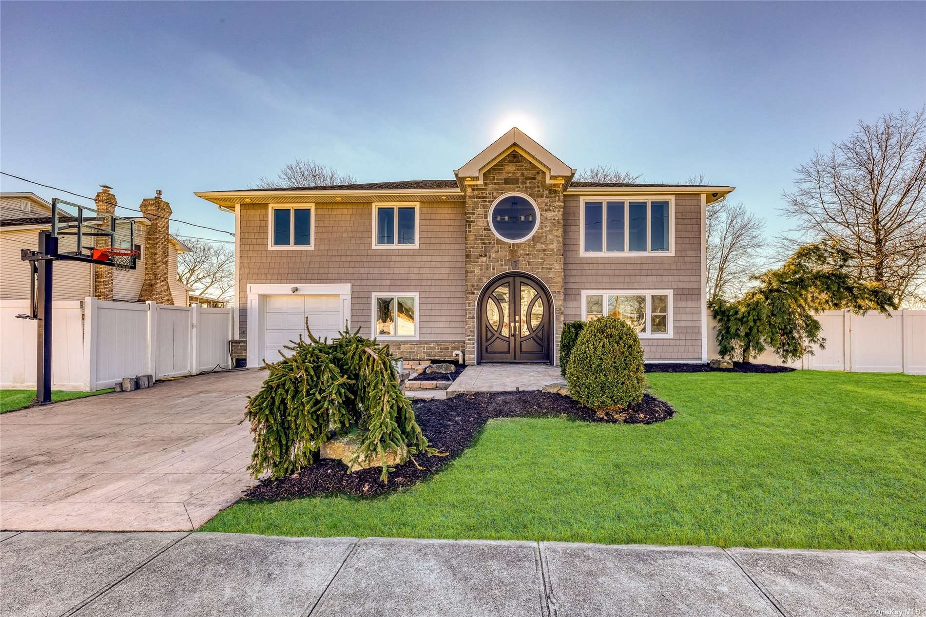 #1 photo, 2550 Kevin Road, Seaford , NY 11783