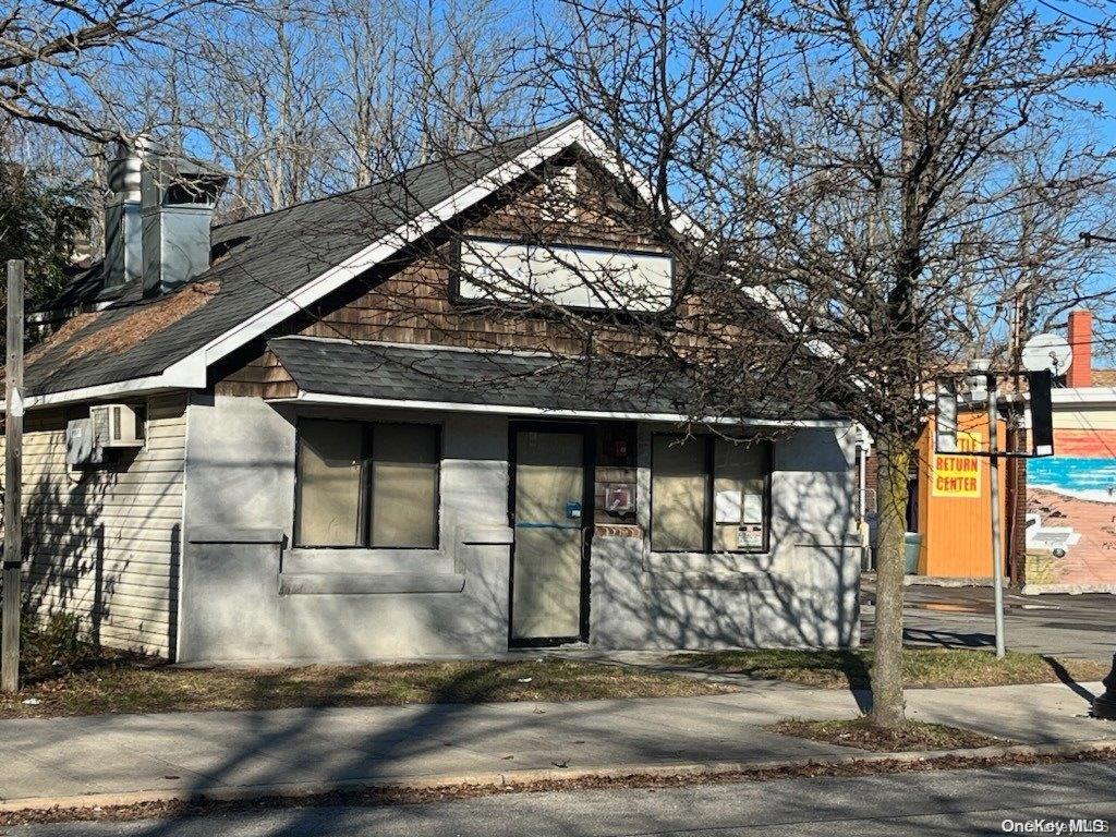 #2 photo, 323 Neighborhood Road, সাফোক কাউন্টি Mastic Beach , NY 11951