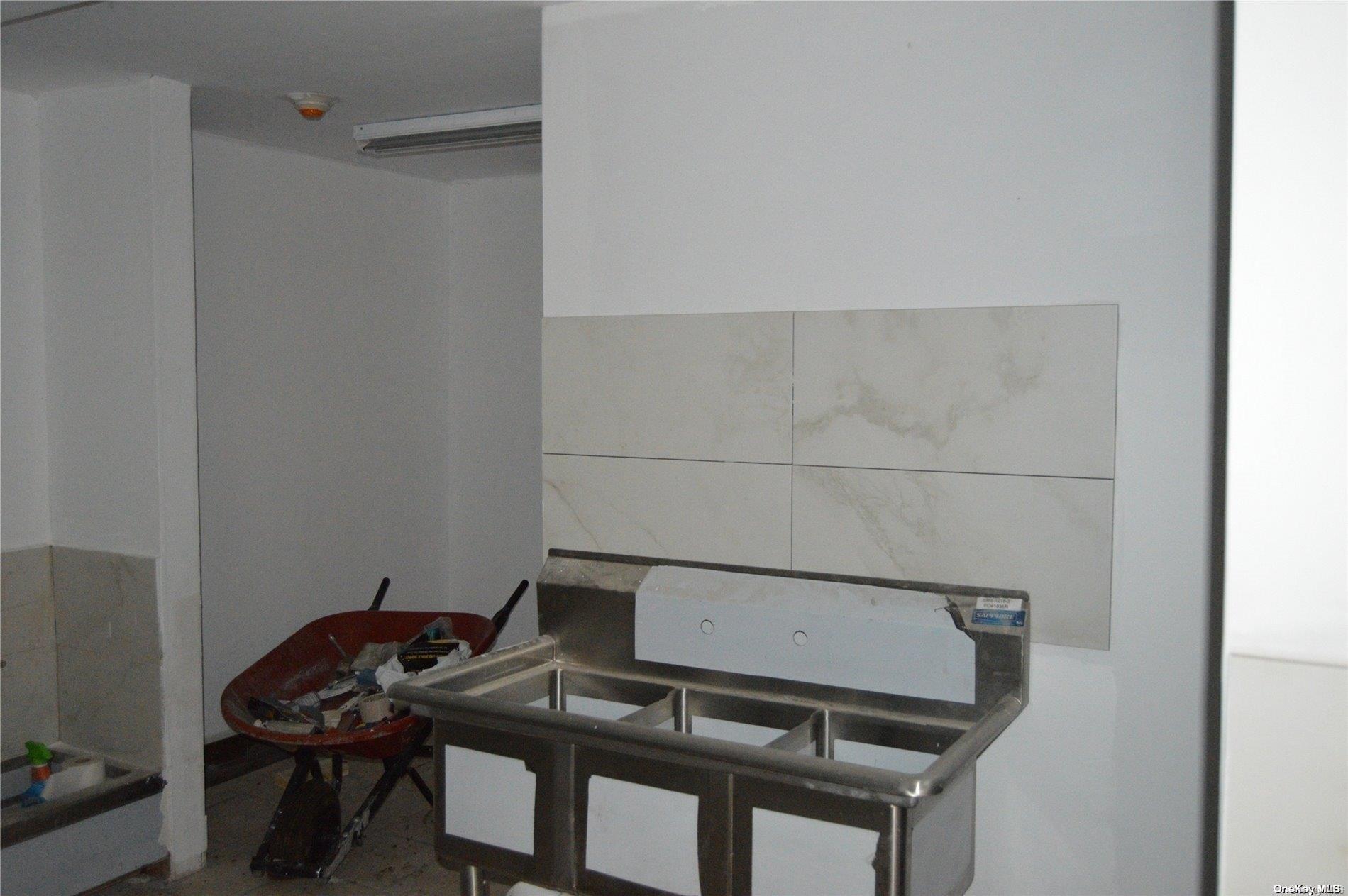 #4 photo, 323 Neighborhood Road, সাফোক কাউন্টি Mastic Beach , NY 11951