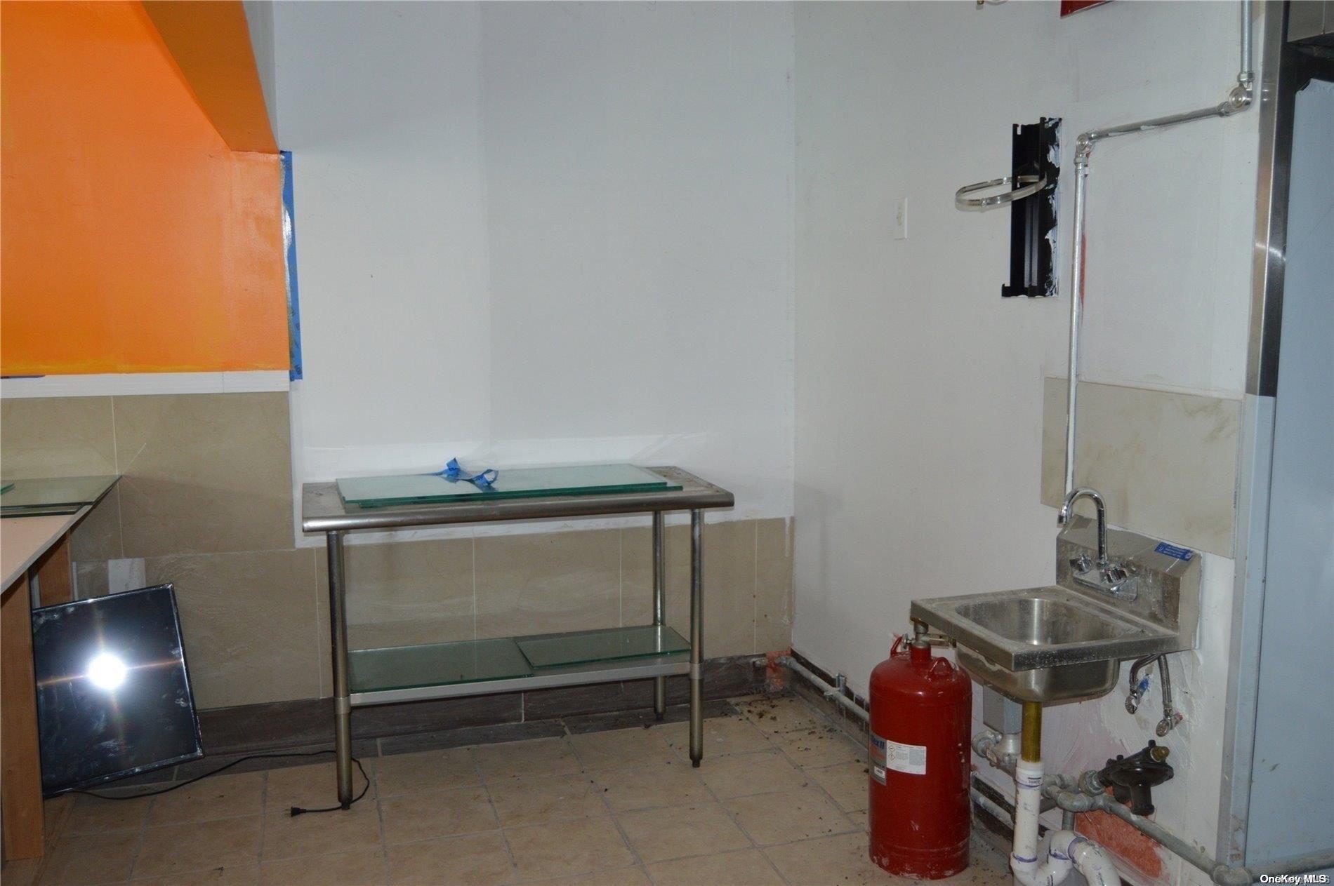 #6 photo, 323 Neighborhood Road, সাফোক কাউন্টি Mastic Beach , NY 11951