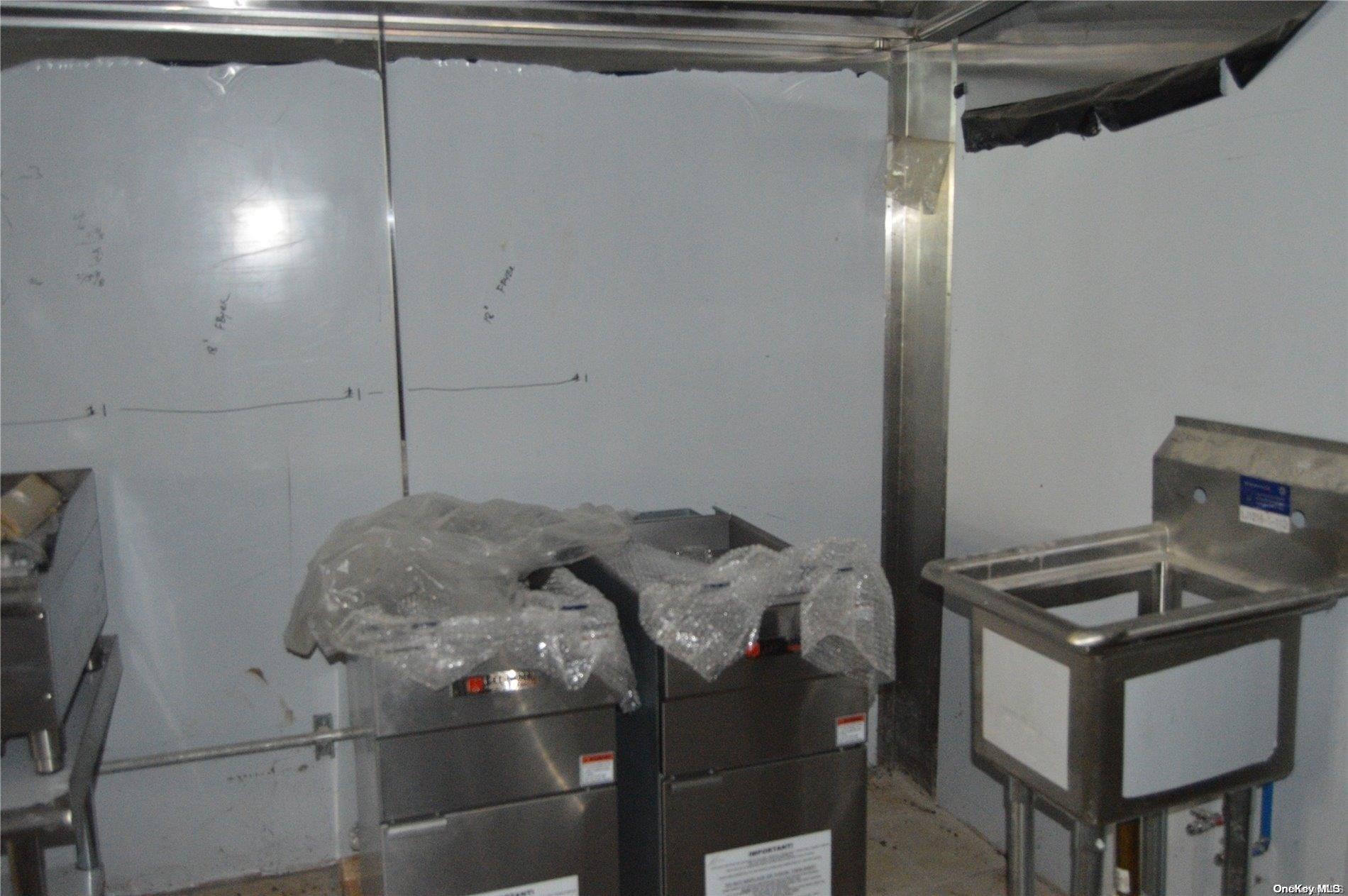 #9 photo, 323 Neighborhood Road, সাফোক কাউন্টি Mastic Beach , NY 11951