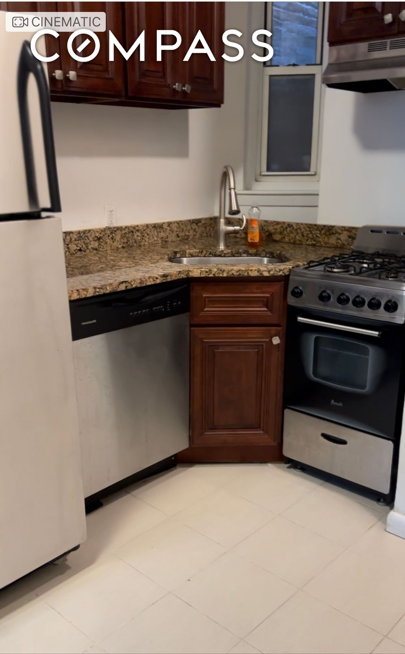 #1 photo, 519 E 81st Street, 曼哈顿 上东城 Upper East Side , NY 10028