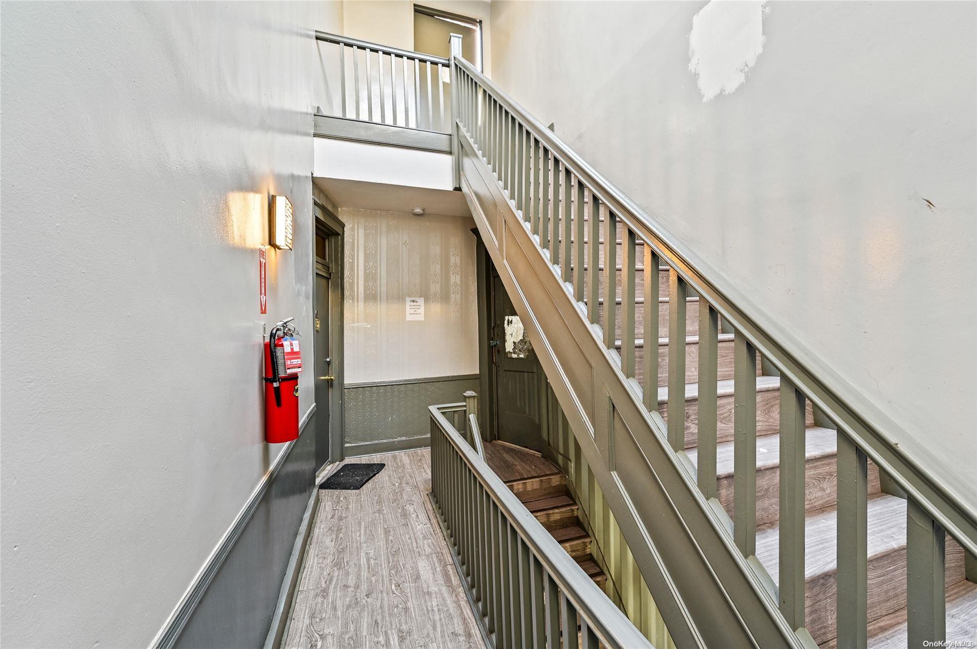 #10 photo, 380 Saint John's Pl., ブルックリン区 Brooklyn , NY 11238