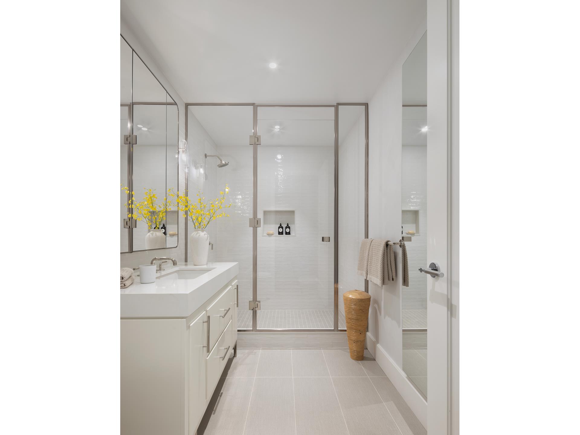 #13 photo, 212 W 72ND Street, マンハッタン Lincoln Square , NY 10023