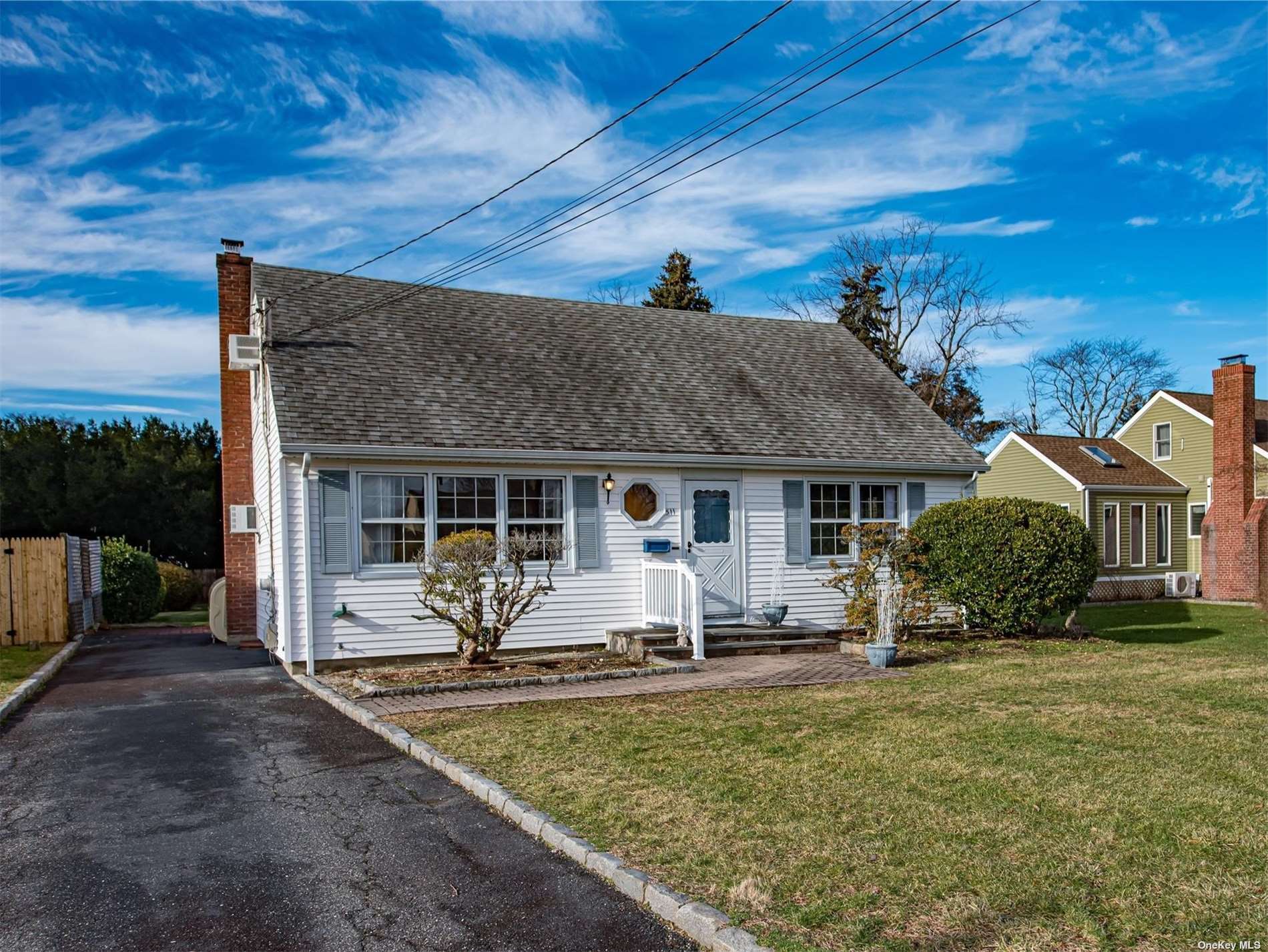 #1 photo, 511 5th Street, East Northport , NY 11731