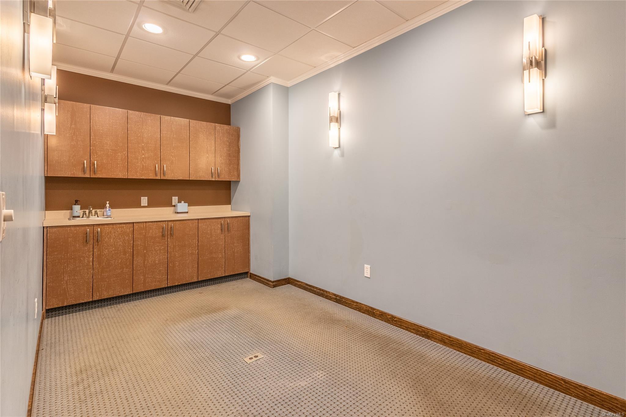 #16 photo, 189 Main- Suite A Road, サフォーク郡 Riverhead , NY 11901