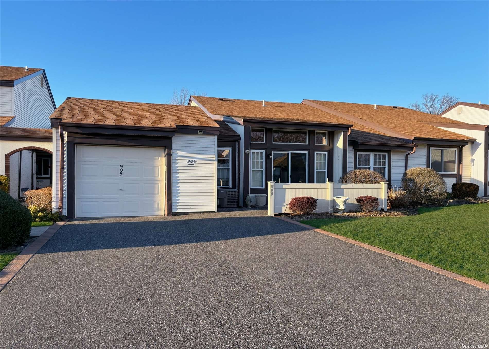 #1 photo, 905 Gotham Court, Saint James , NY 11780