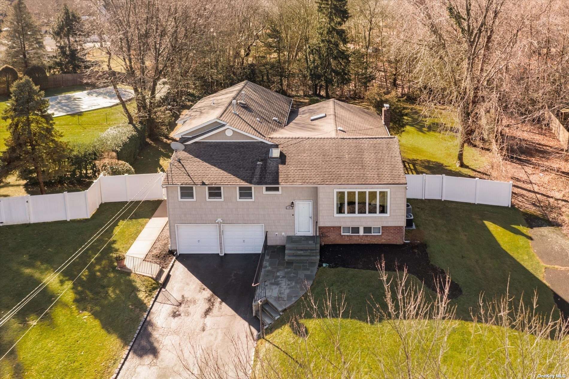 #1 photo, 9 Newbrook Lane, サフォーク郡 East Northport , NY 11731