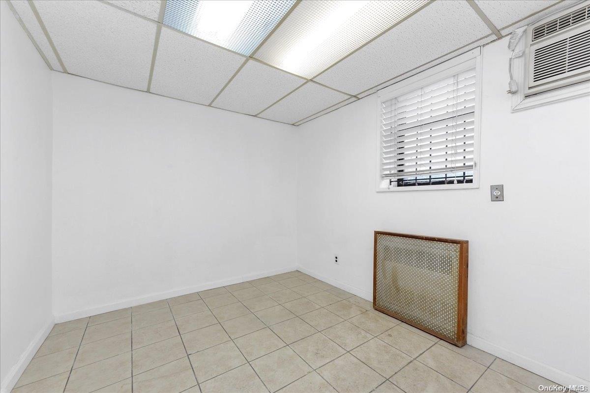 #12 photo, 141-05 Northern Boulevard, クイーンズ区 Flushing , NY 11354