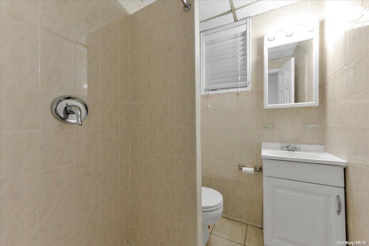 #13 photo, 141-05 Northern Boulevard, クイーンズ区 Flushing , NY 11354