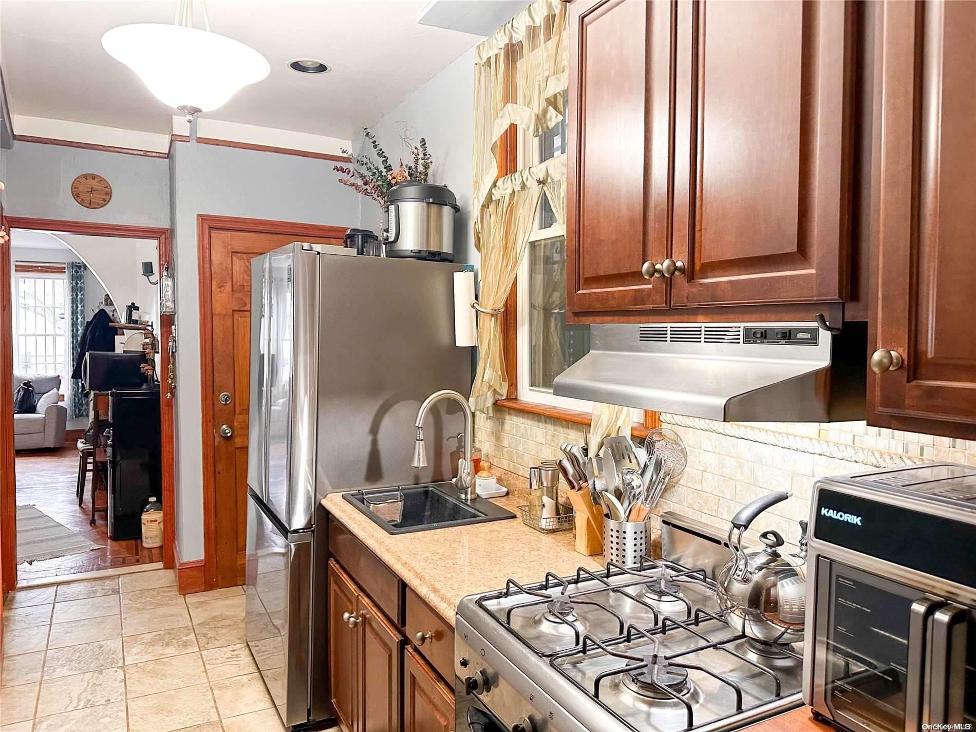 #5 photo, 26-44 92nd Street, Куинс ‖ Flushing , NY 11369