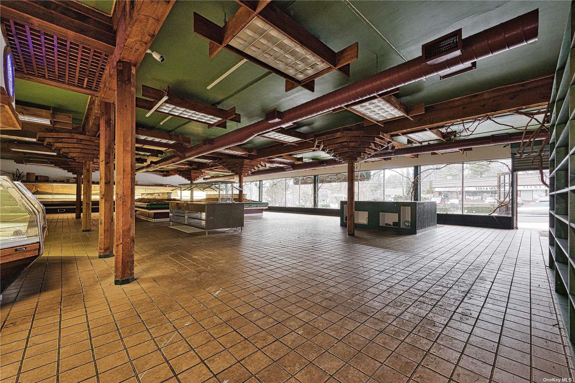 #12 photo, 80 E Main Street, サフォーク郡 Huntington , NY 11743