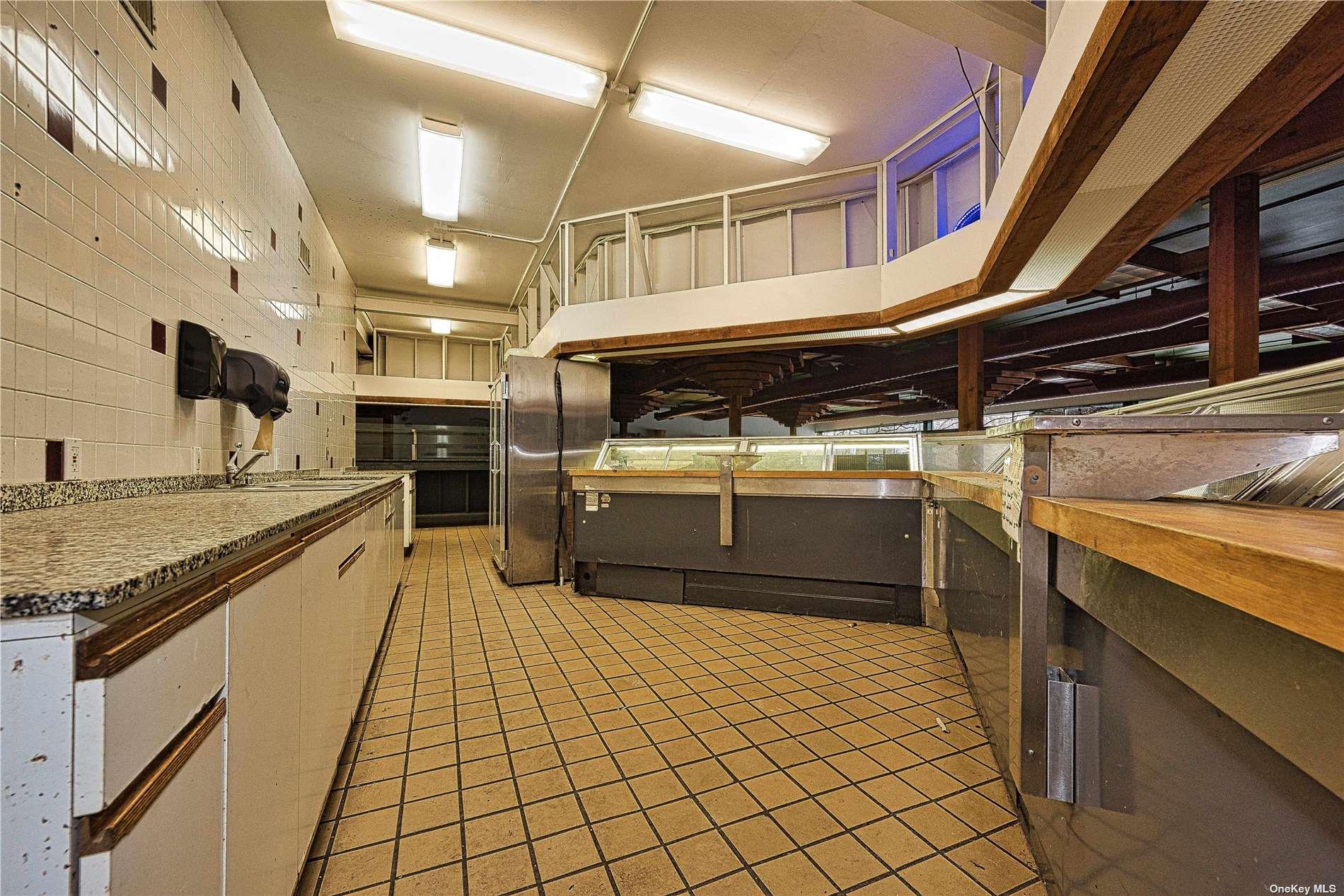 #13 photo, 80 E Main Street, サフォーク郡 Huntington , NY 11743