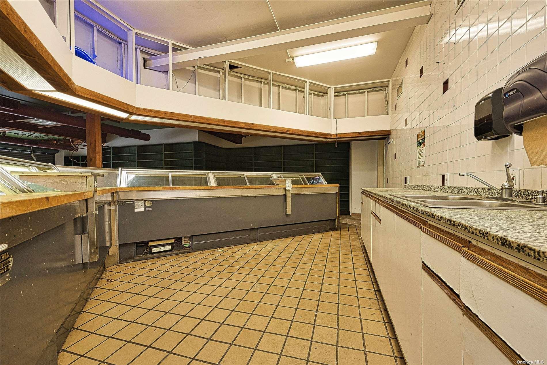 #14 photo, 80 E Main Street, サフォーク郡 Huntington , NY 11743