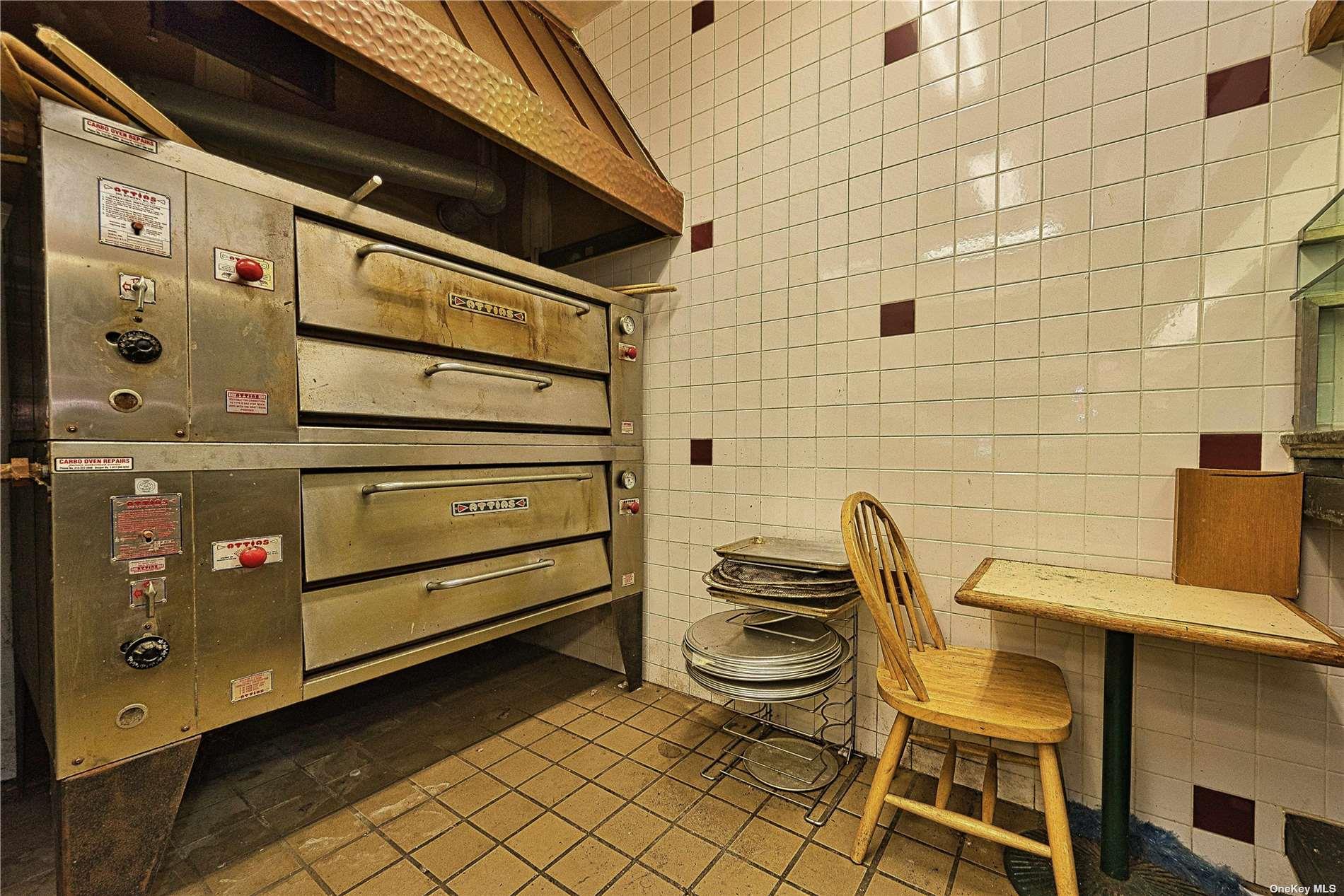 #17 photo, 80 E Main Street, サフォーク郡 Huntington , NY 11743