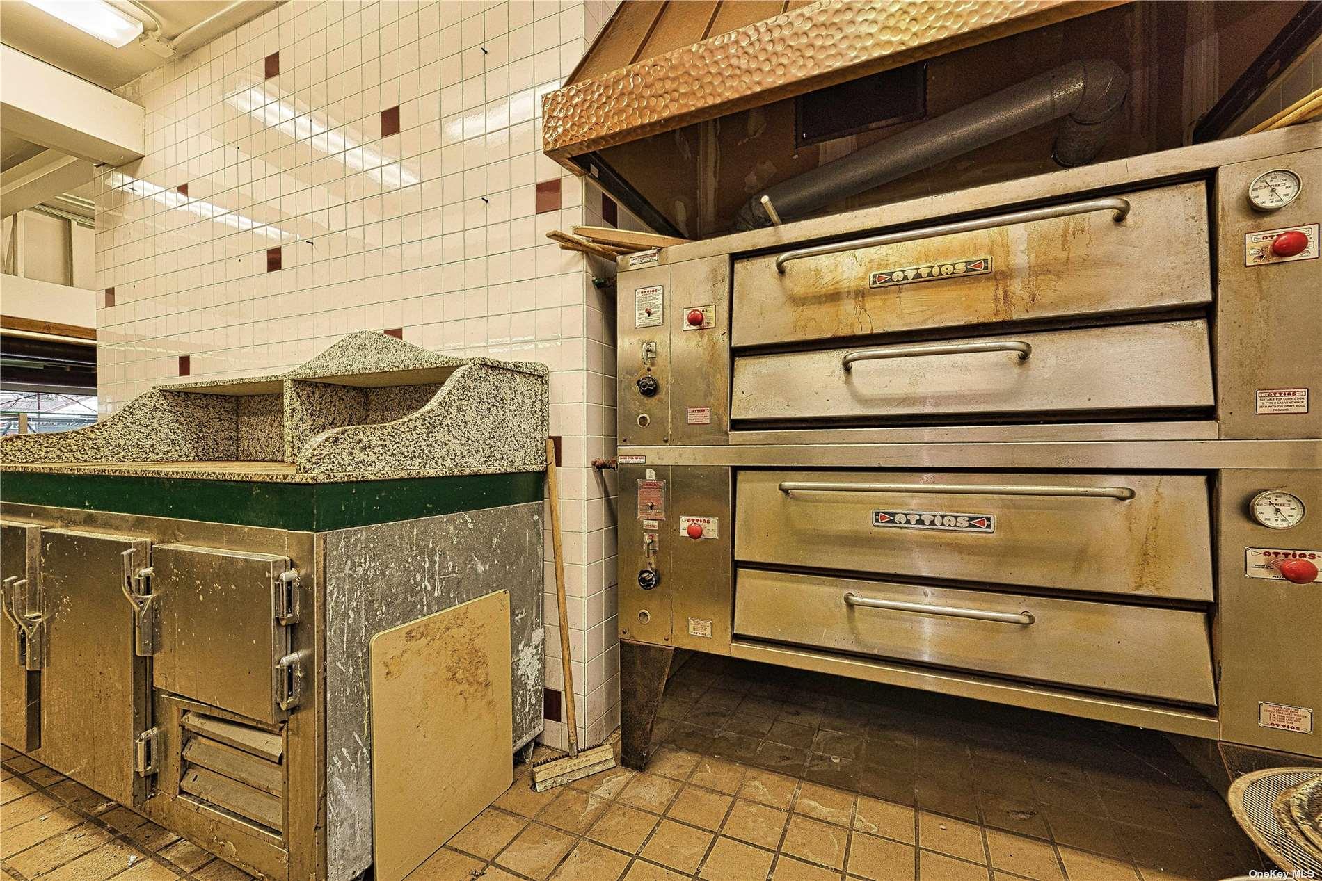 #18 photo, 80 E Main Street, サフォーク郡 Huntington , NY 11743