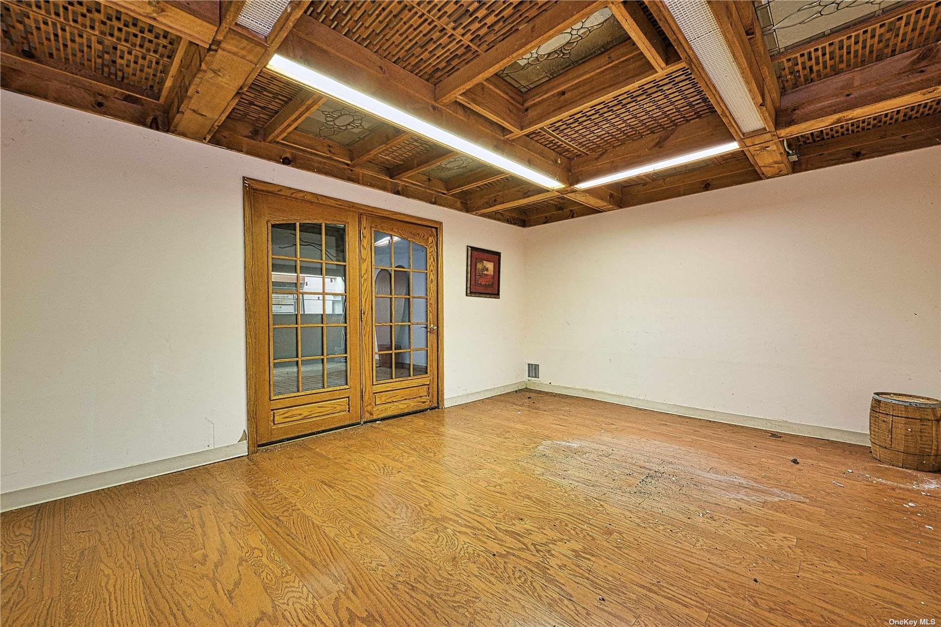 #20 photo, 80 E Main Street, サフォーク郡 Huntington , NY 11743