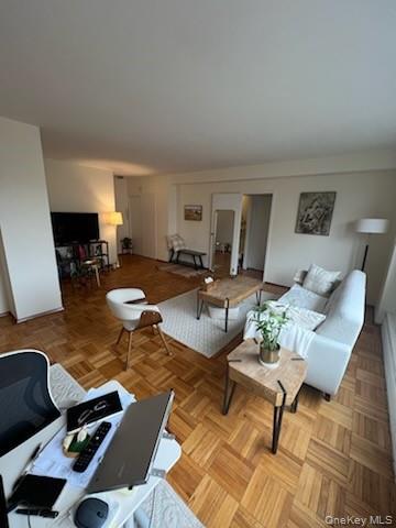 #9 photo, 4 E Fordham Hill Oval, Bronx , NY 10468