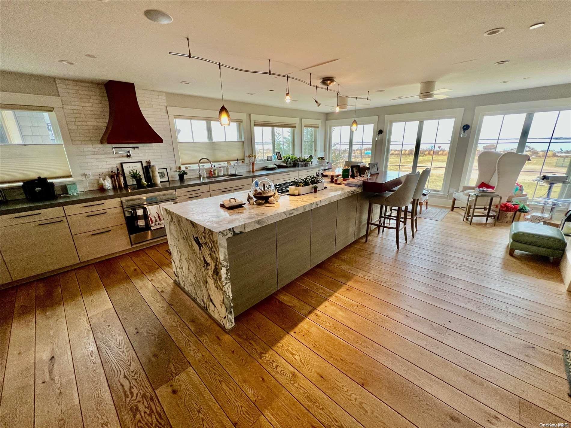 #14 photo, 36 Mineola, ナッソー郡 Point Lookout , NY 11569