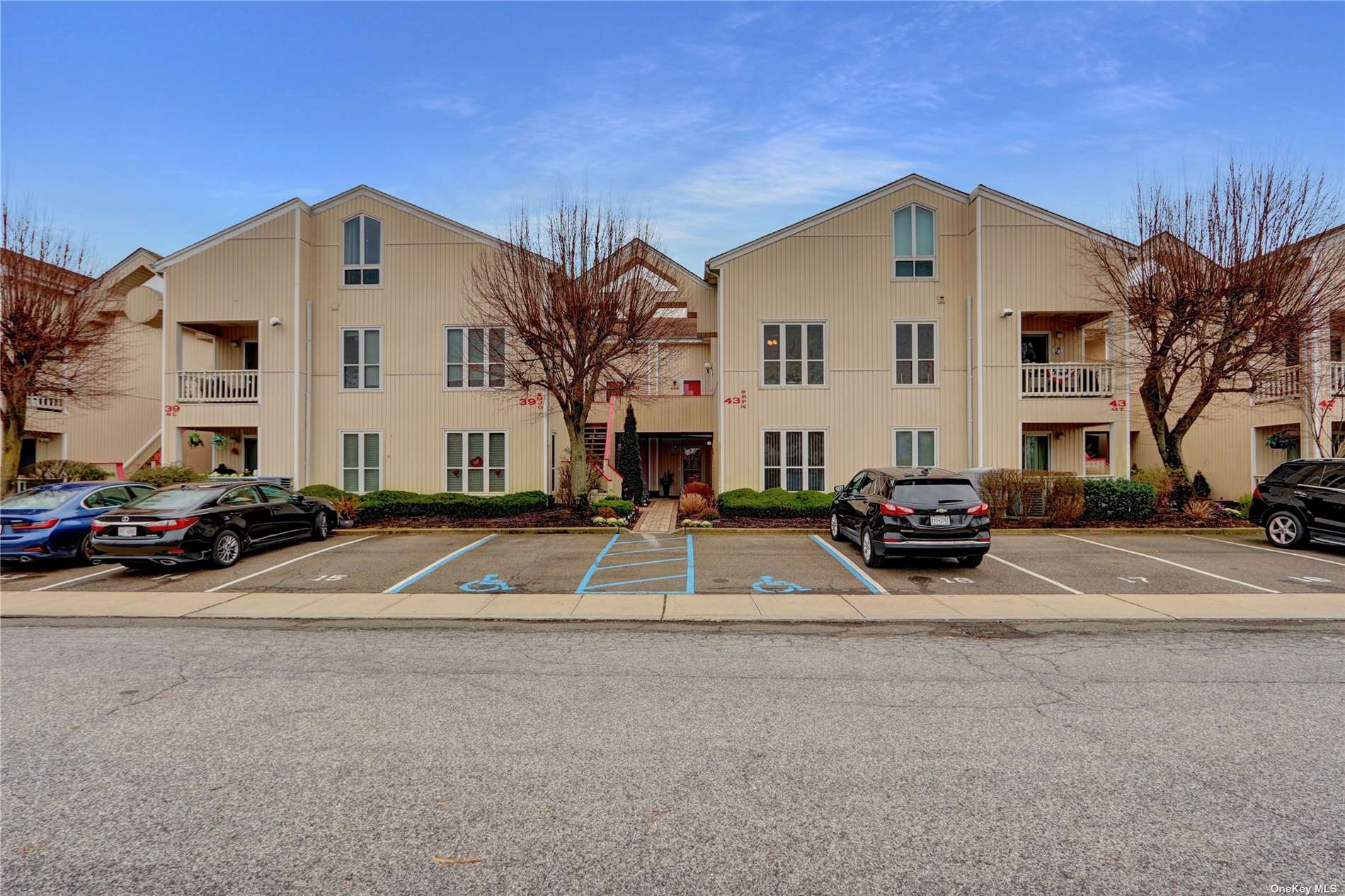 #1 photo, 43 Anchor Street, ナッソー郡 Freeport , NY 11520