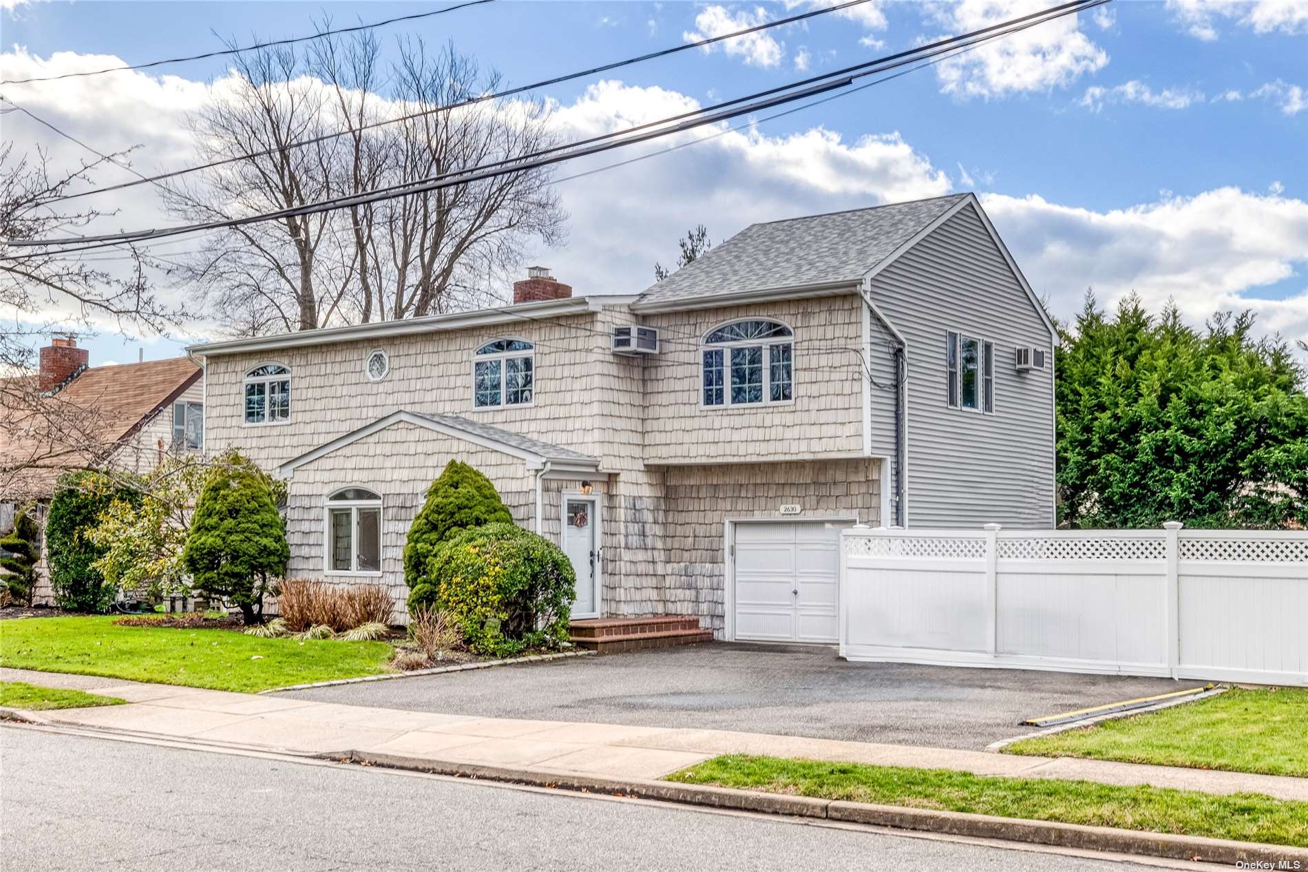 #1 photo, 2630 Riverside Avenue, 長島 Merrick , NY 11566