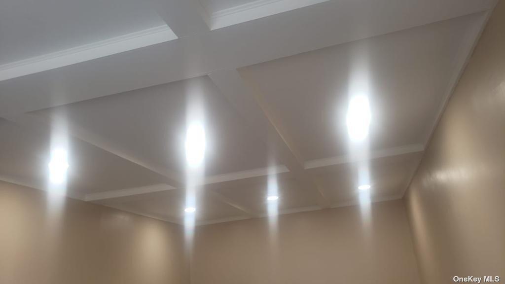 #3 photo, 644 Guy Lombardo Avenue, ナッソー郡 Freeport , NY 11520