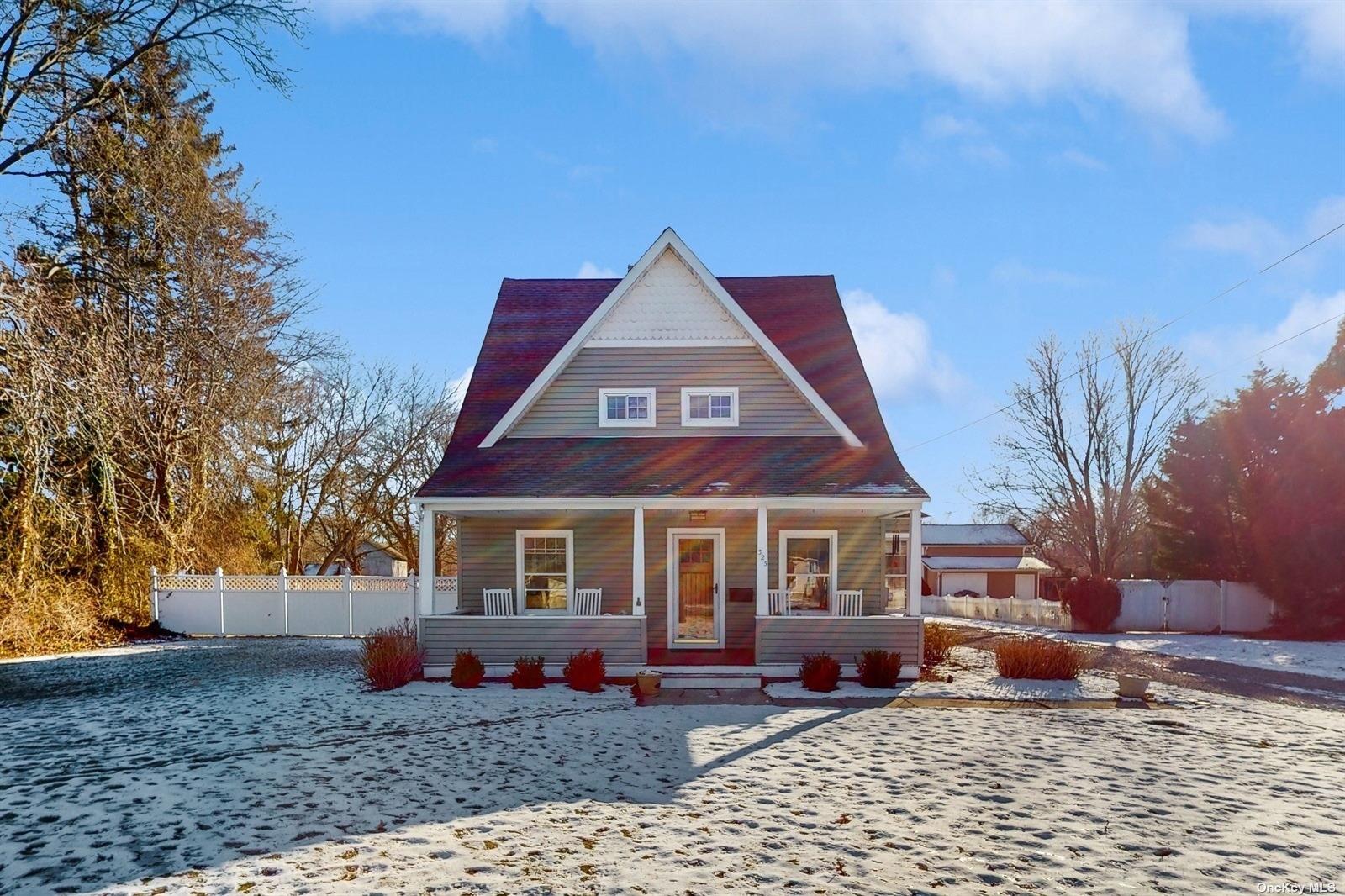 #1 photo, 325 Mcconnell Avenue, Bayport , NY 11705