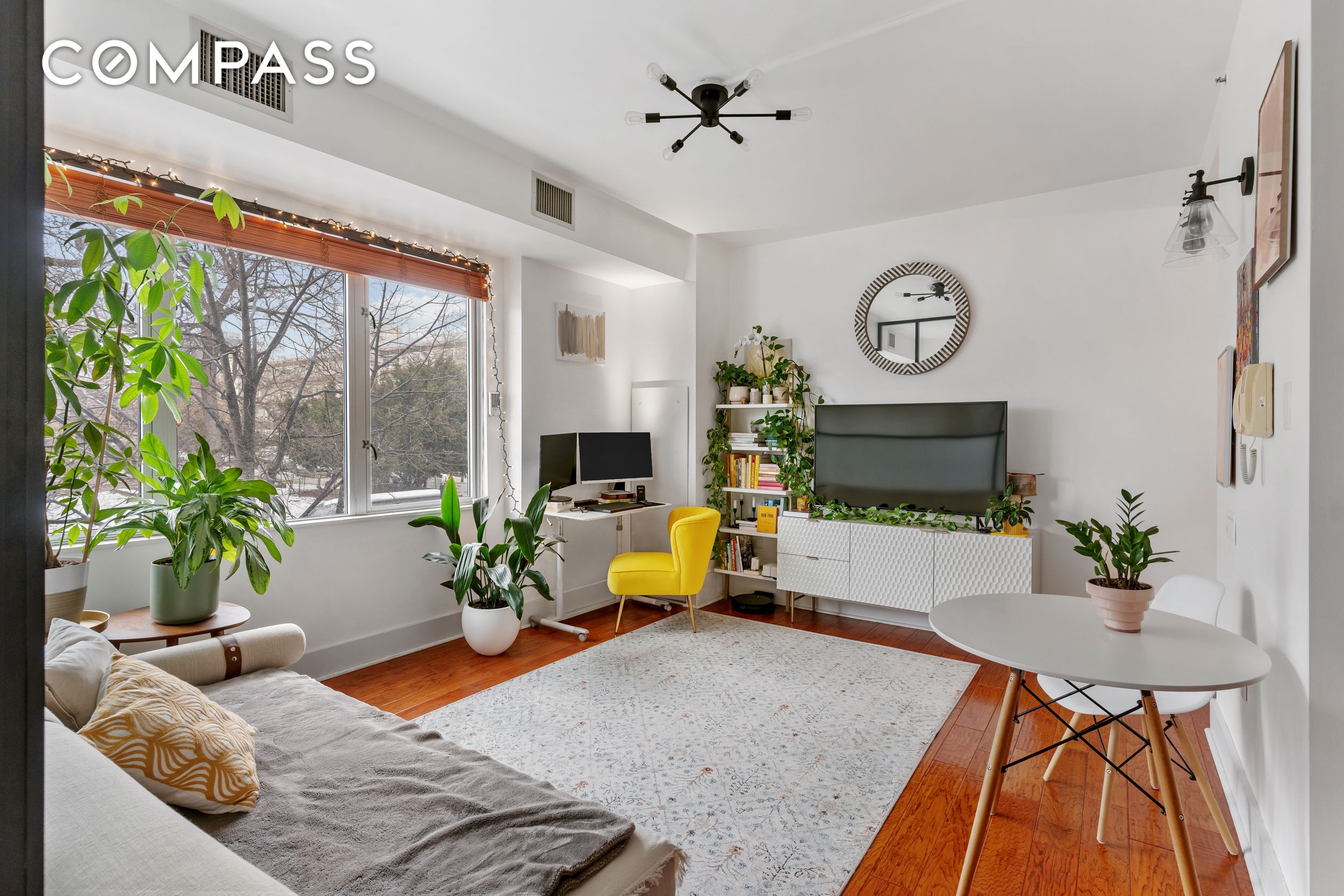 #1 photo, 415 Leonard Street, Бруклин ‖ Williamsburg , NY 11222