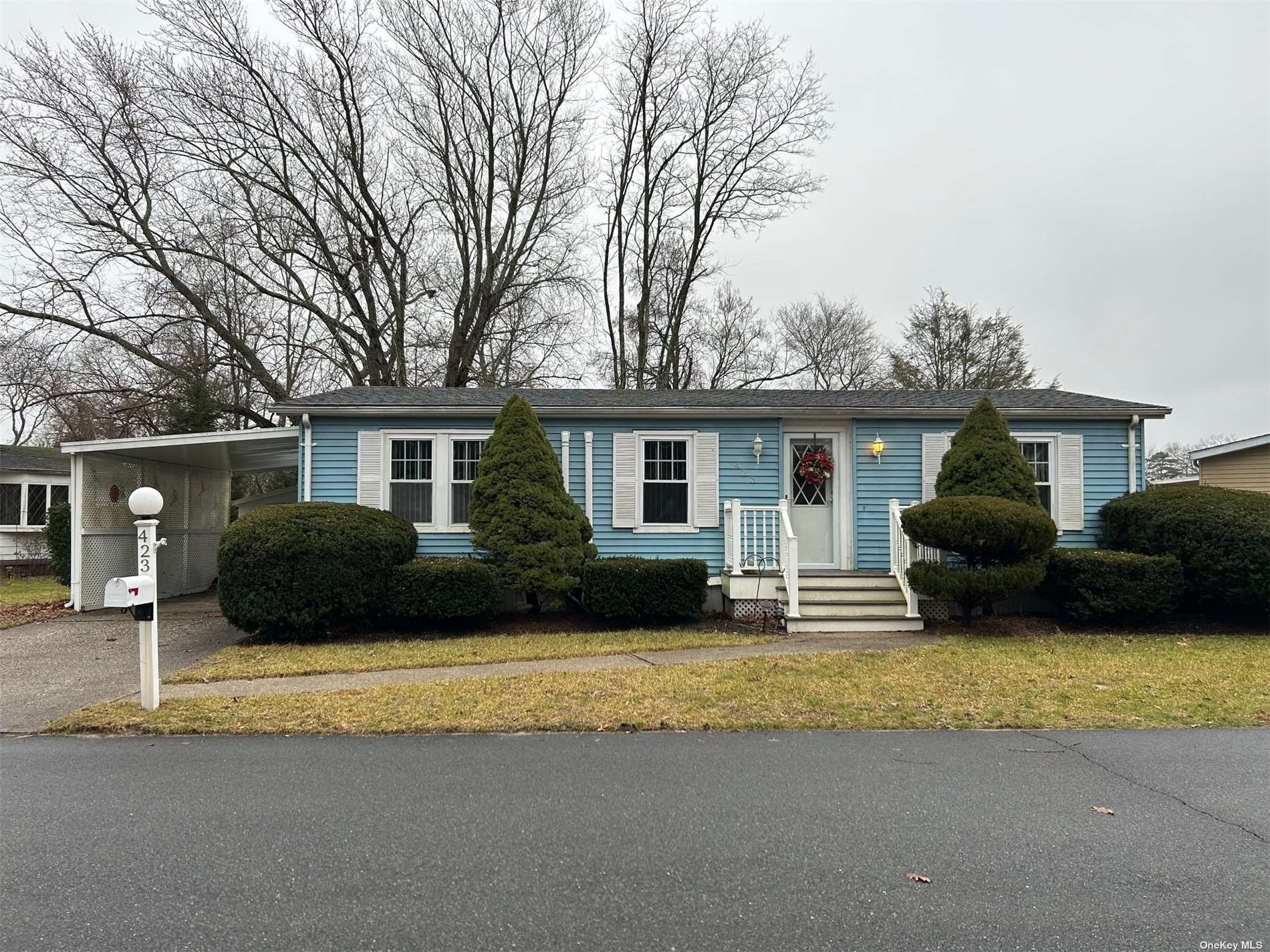 #1 photo, 1661-423 Old Country Road, Riverhead , NY 11901