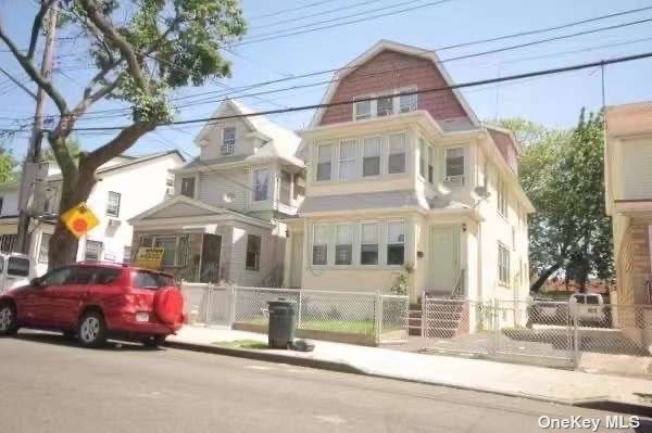 #1 photo, 51-09/11 94th Street, एल्महर्स्ट Elmhurst , NY 11373