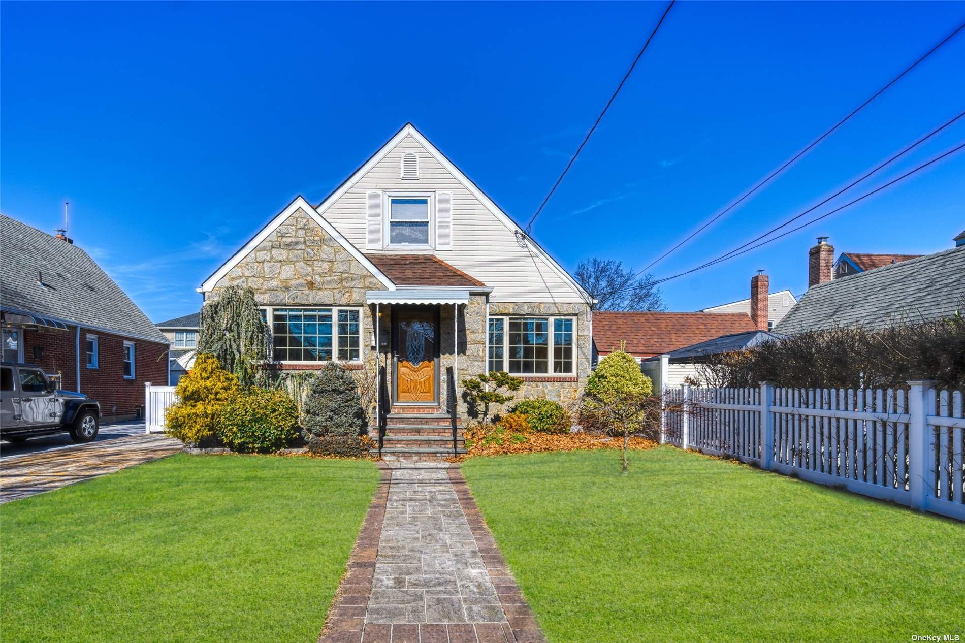#1 photo, 1317 Park Avenue, New Hyde Park , NY 11040
