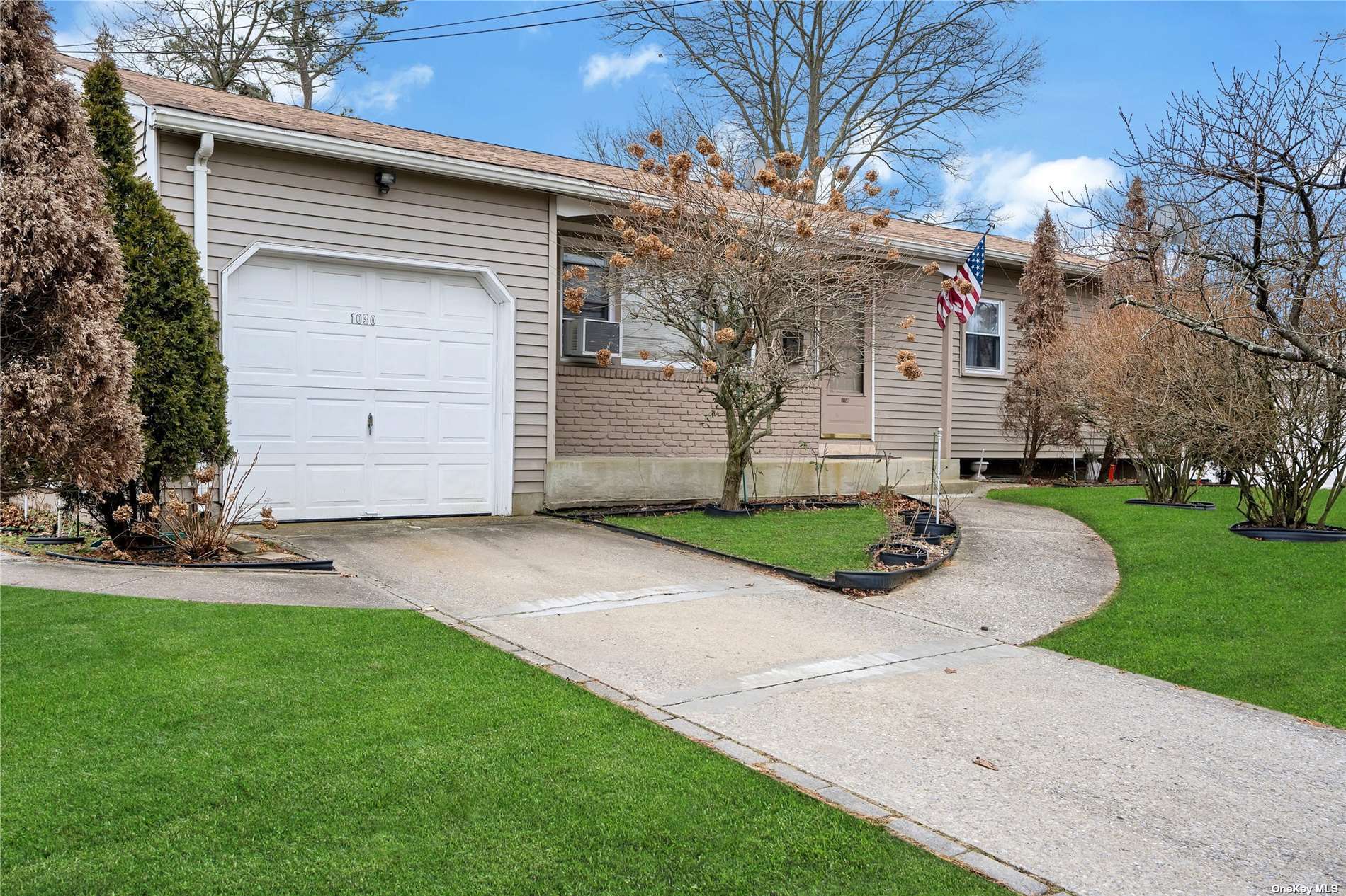 售62万5 1050 Karshick Street, 东长岛 Bohemia , NY 11716 MLS 3529004